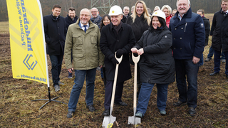 Erster Spatenstich für Neubau in Bergkamen: Hildebrandts Riesenbauprojekt Erster Spatenstich für Neubau in Bergkamen: Hildebrandts Riesenbauprojekt