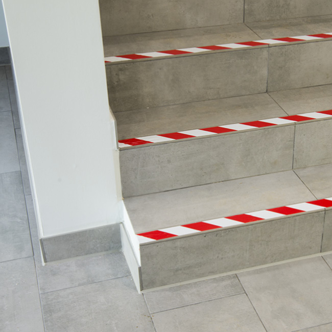 Bodenmarkierungsband zur Kennzeichnung von Treppen