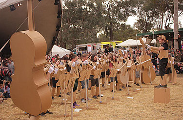 Musik mal anders: Das Boxwars-Wellpappen-Orchester © Wellenreiter Musik mal anders: Das Boxwars-Wellpappen-Orchester © Wellenreiter