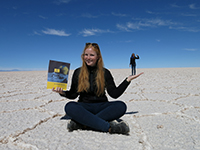 Julia Marcus in der Salzwüste von Uyuni (Bolivien)