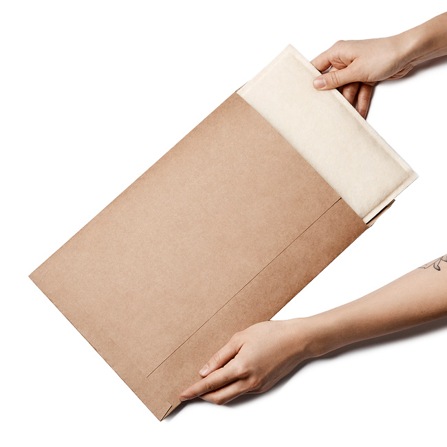 Versandtaschen aus Wolle und Altpapier - plastikfrei