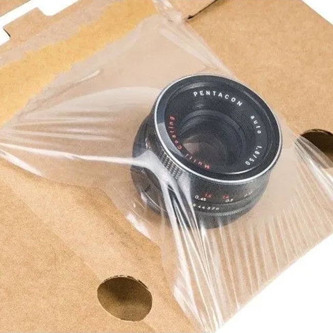 Folie im Innenteil hält das Produkt an seinem Platz